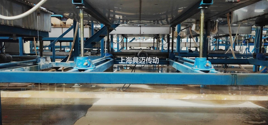 乳膠機械生產線用絲桿升降機案例